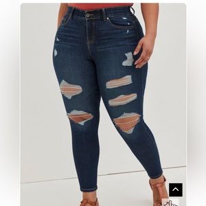 TORRID sz 22 Stretch Distressed Denim Skinny Jeans